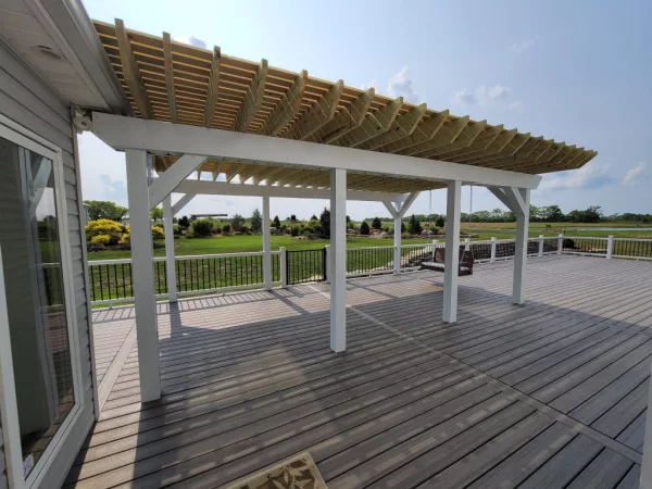 We are a leading vinyl deck builder near St Louis MO.