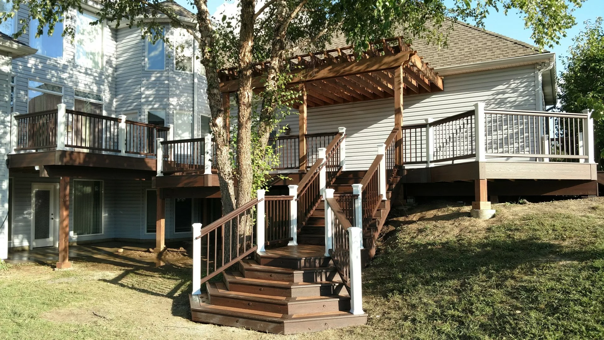 Large Outdoor Living Space jpg