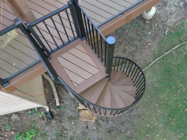 We are the prime vinyl deck builder near Tonganoxie KS.