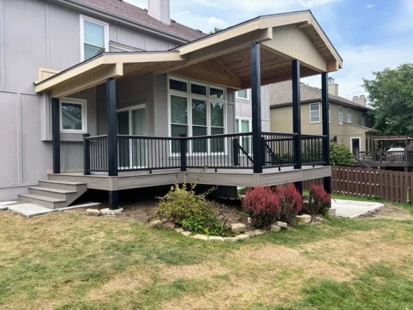 We are an elite vinyl deck builder near Springfield MO.